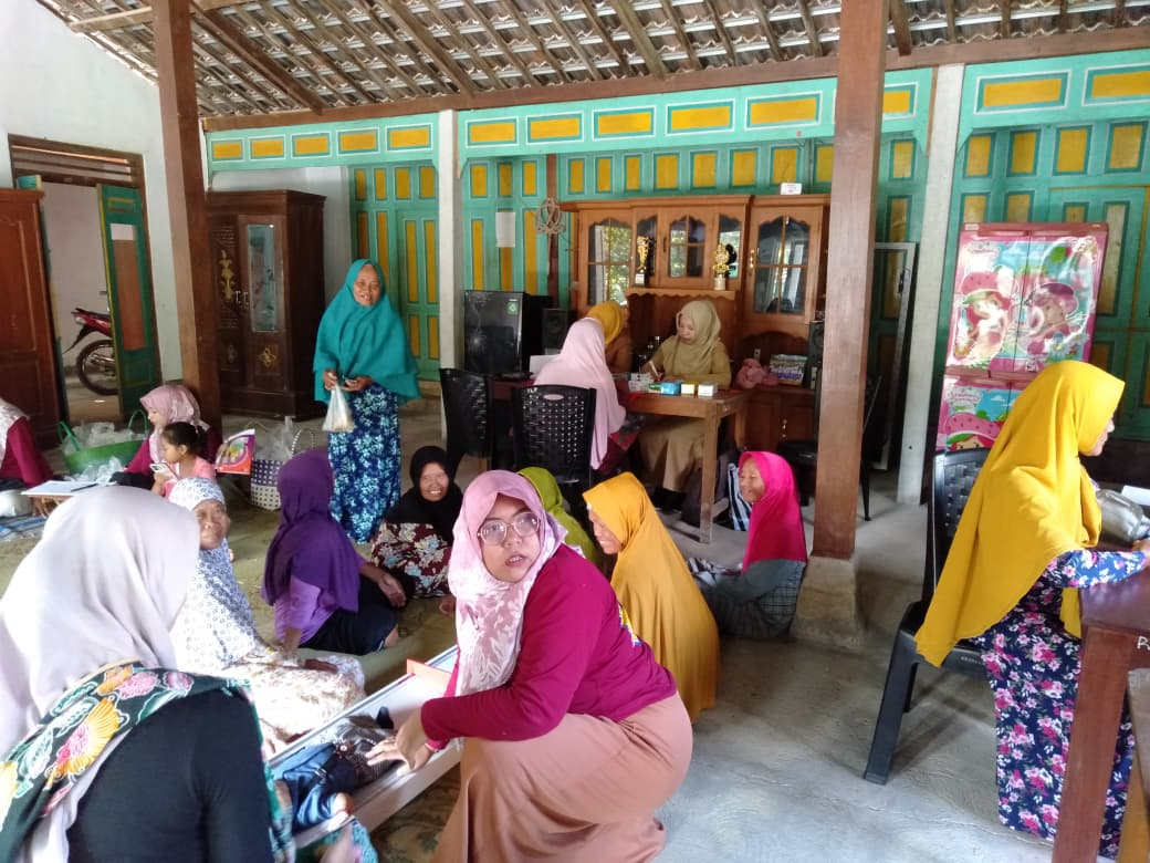 KEGIATAN POSYANDU DESA 